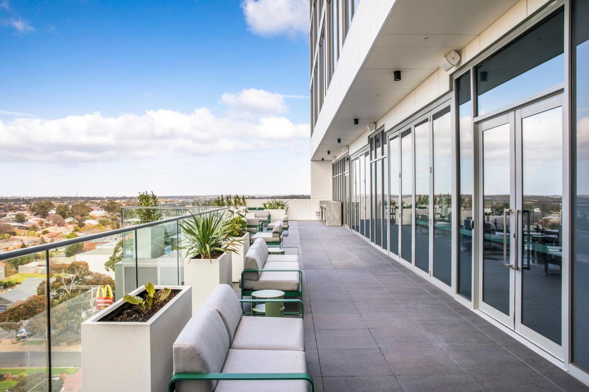 Holiday Inn Werribee By Ihg Exterior photo